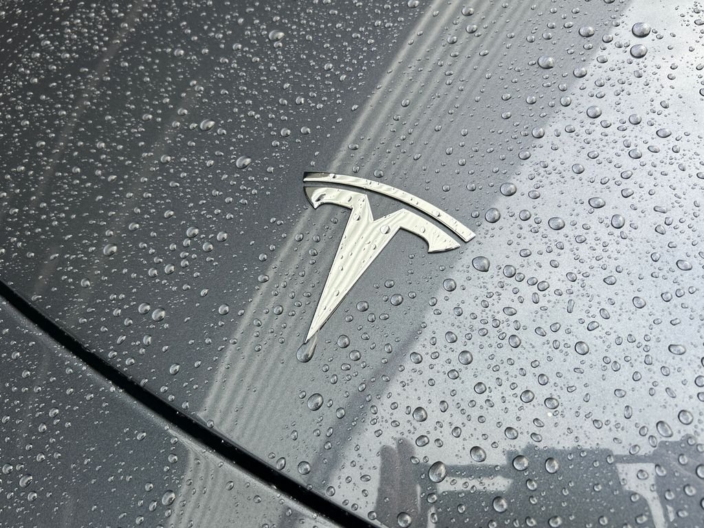 Used 2023  Tesla Long Range image 23