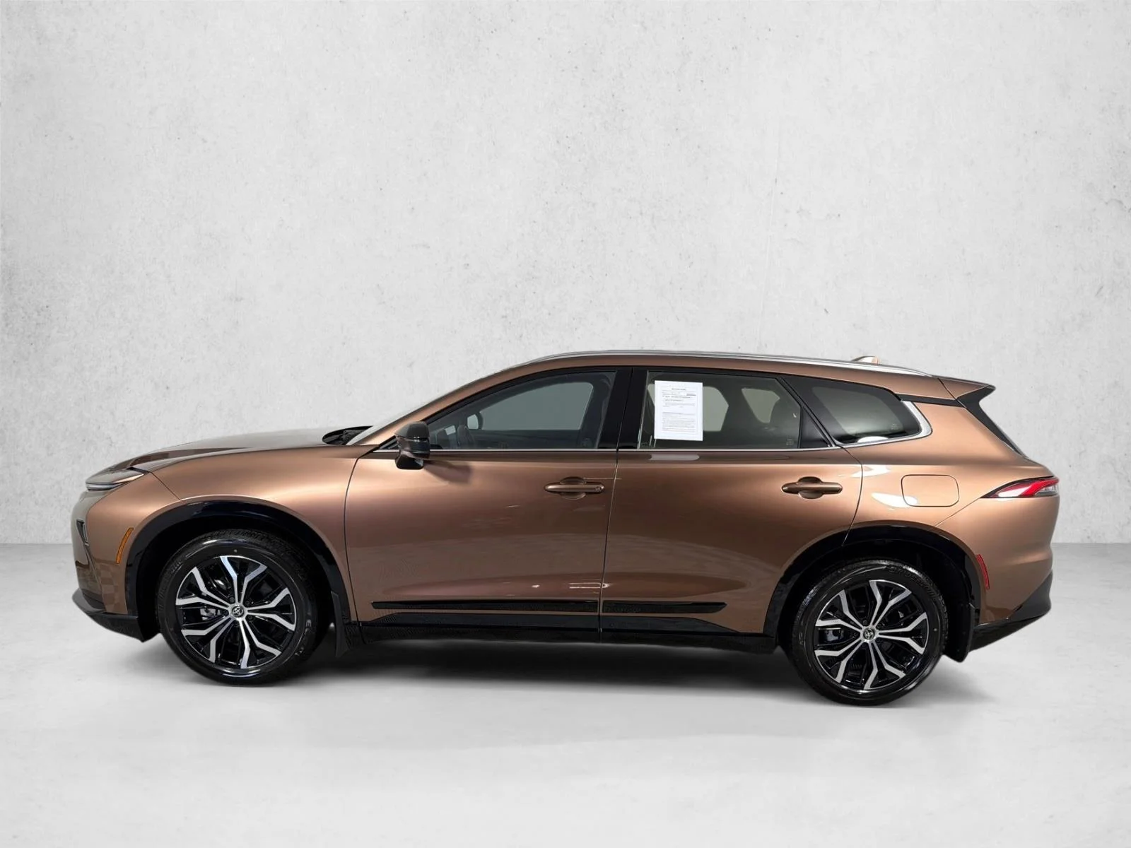 Used 2025 Copper Toyota XLE image 6
