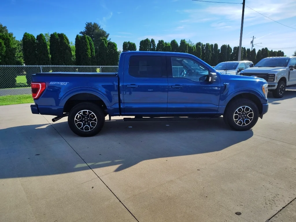 Used 2022 Atlas Blue Metallic Ford XLT image 3