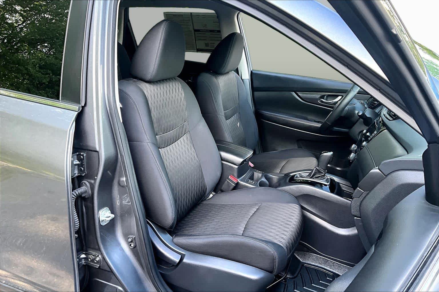 Used 2018 Gun Metallic Nissan SV image 8