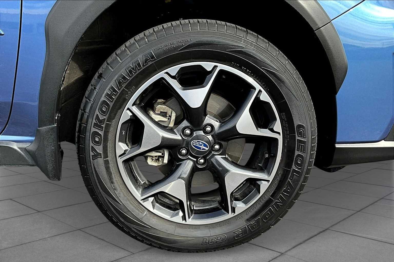 Used 2020 Quartz Blue Pearl Subaru Premium image 11