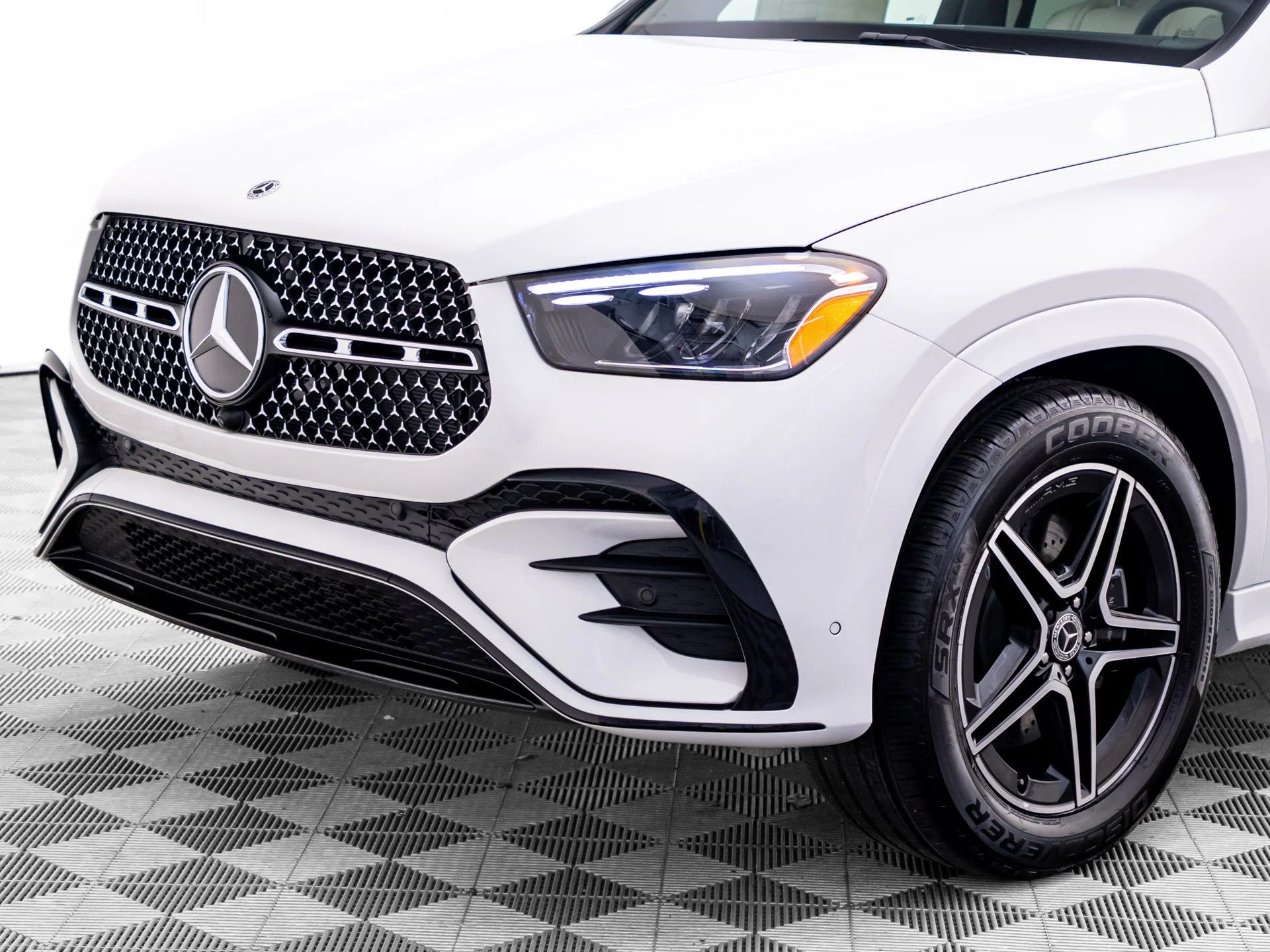 New 2026 White Mercedes-Benz GLE 350 image 37