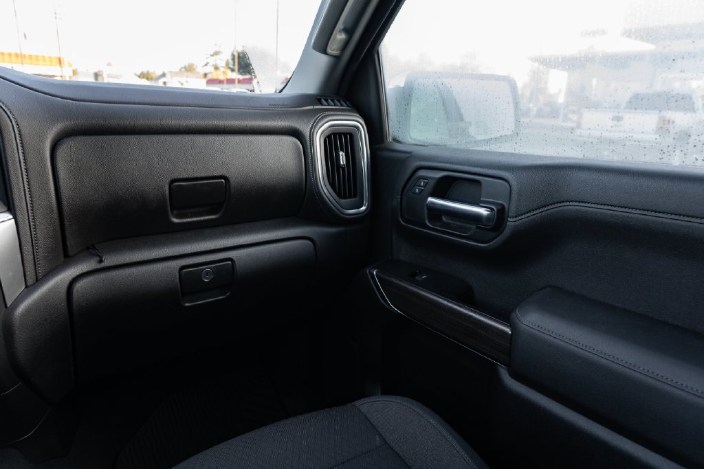 Used 2019 Blue Chevrolet LT image 10