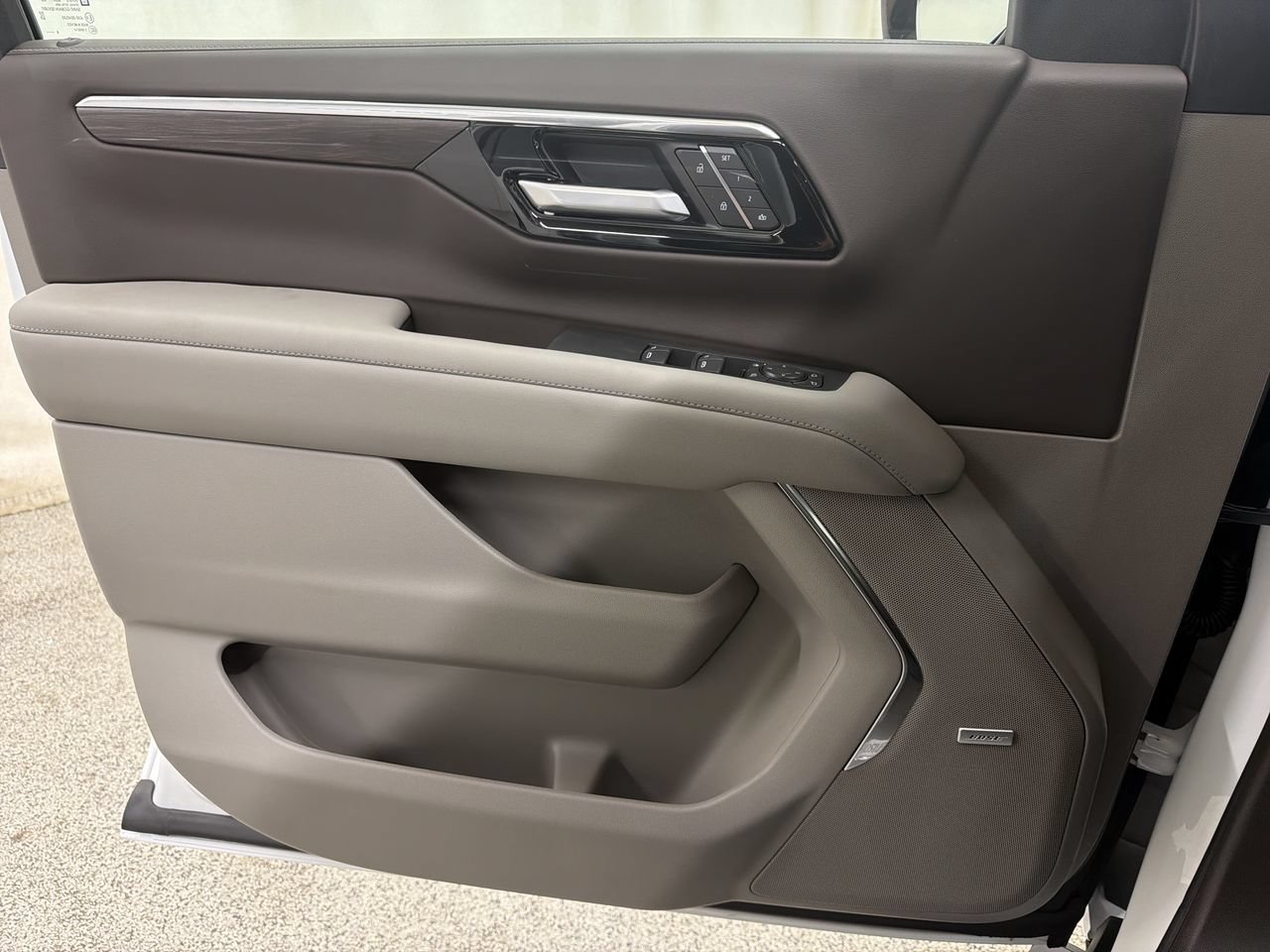 2026 Chevrolet Tahoe Z71 - Photo 18