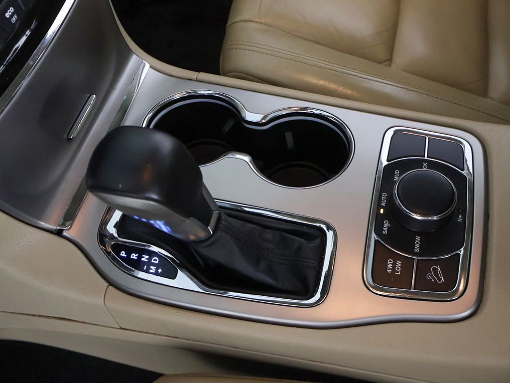 Used 2019 White Jeep Limited image 50