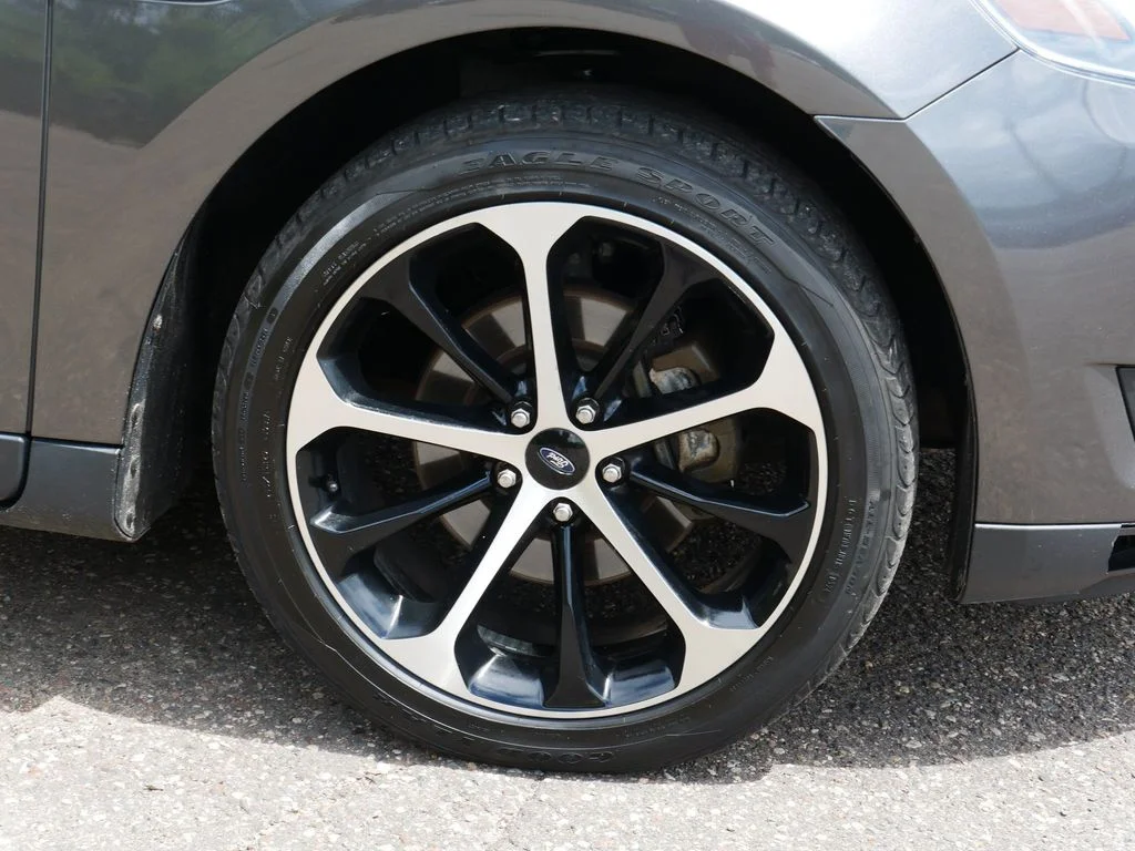 Used 2015  Ford SEL image 7