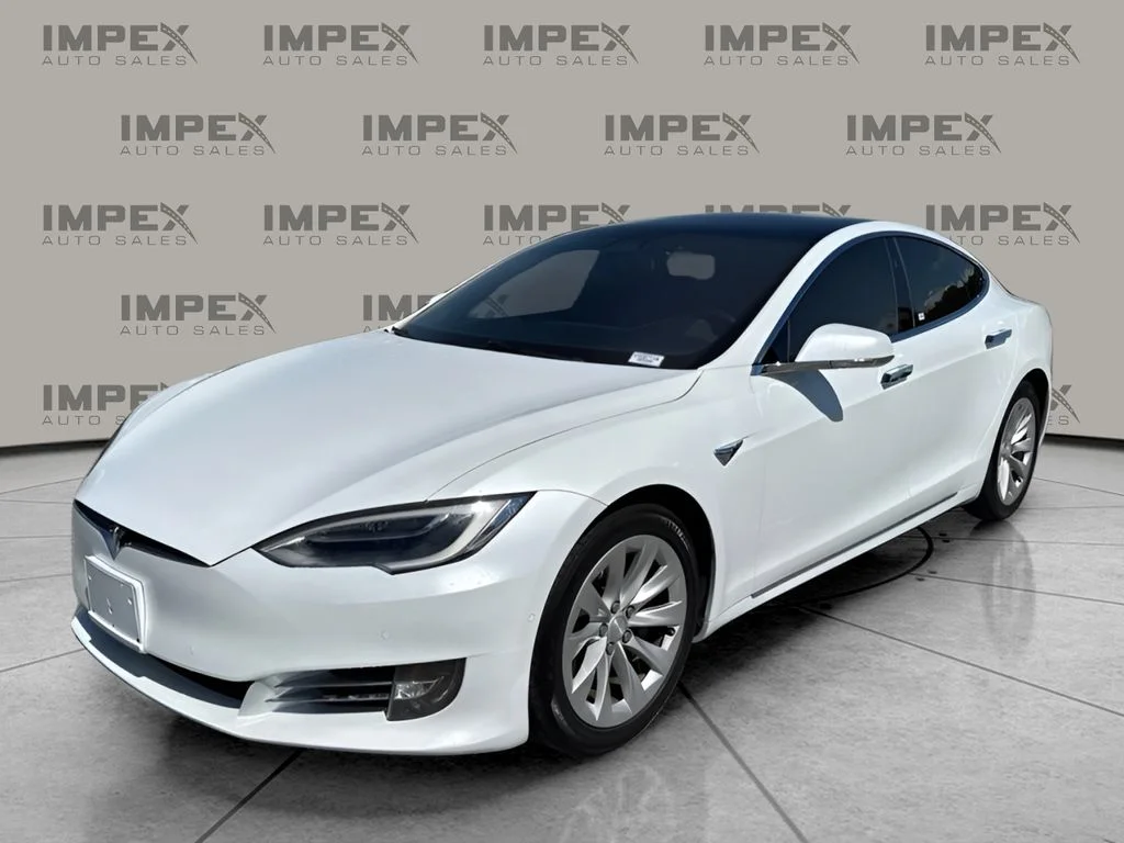 Used 2017  Tesla 75 image 1