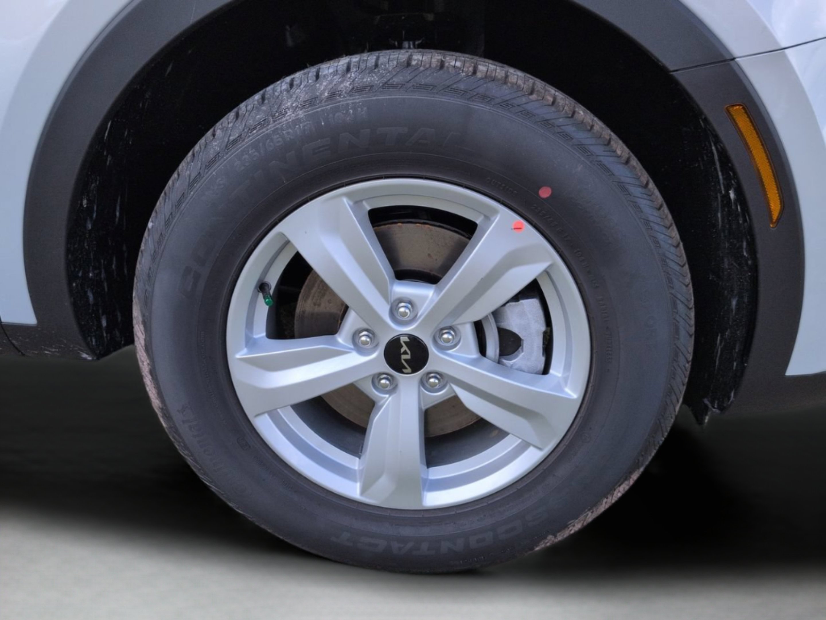 New 2026 Ivory Silver Kia LX image 30