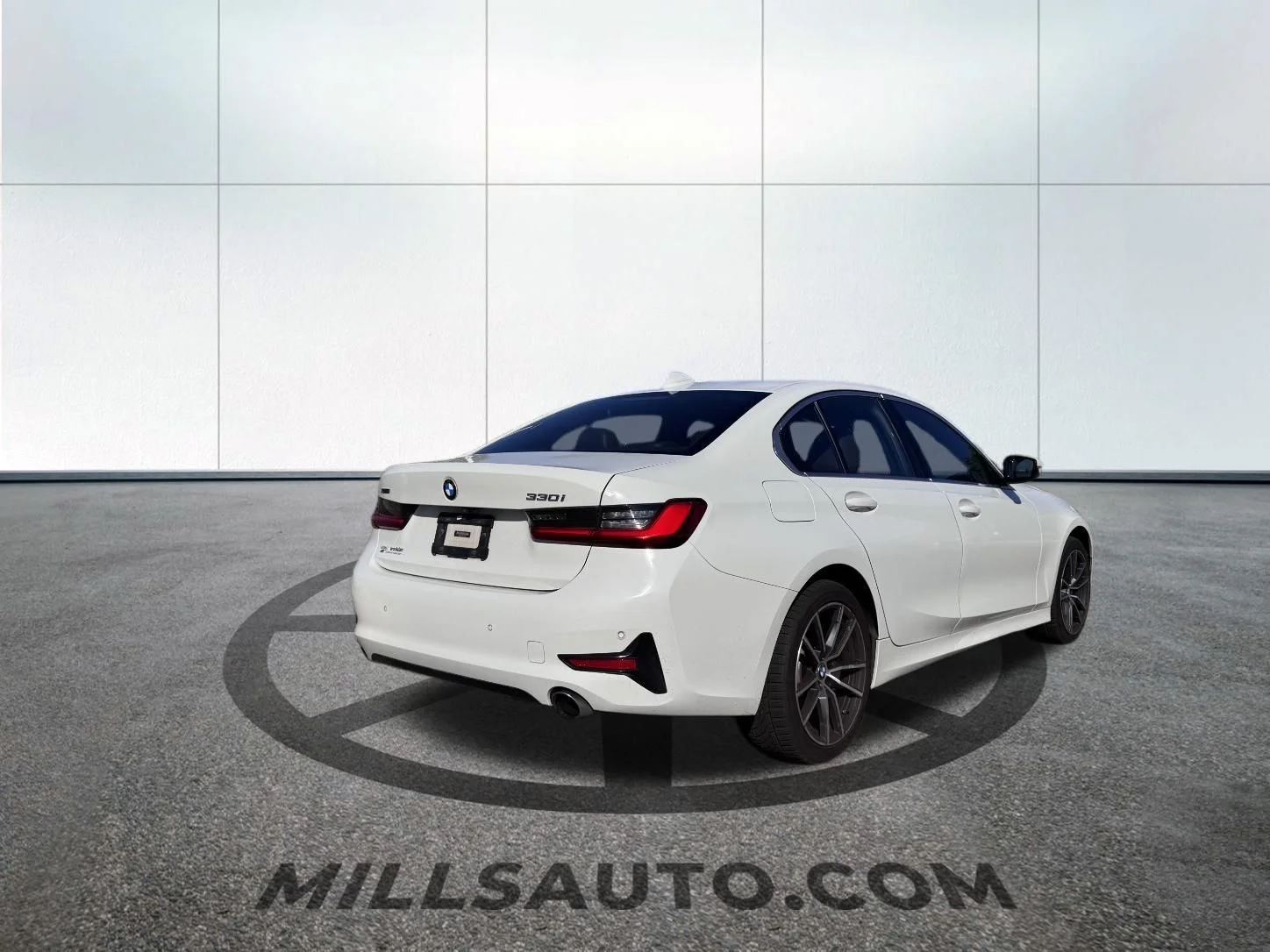Used 2019 White BMW 330i xDrive image 2