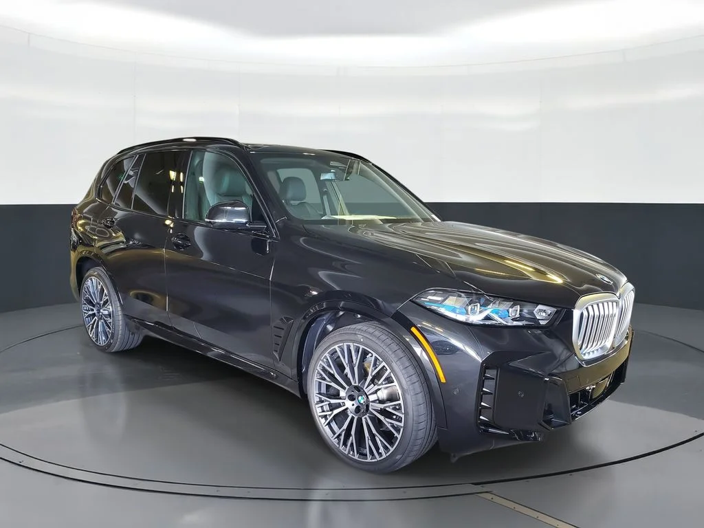 Used 2026 Black Sapphire Metallic BMW sDrive40i image 2
