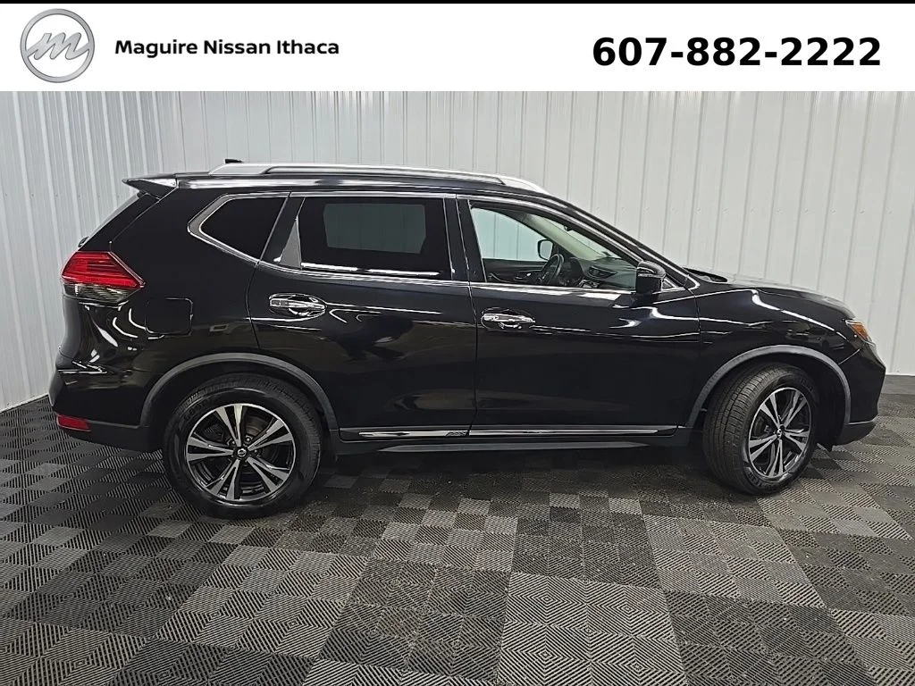 Used 2017 Black Nissan SL image 3