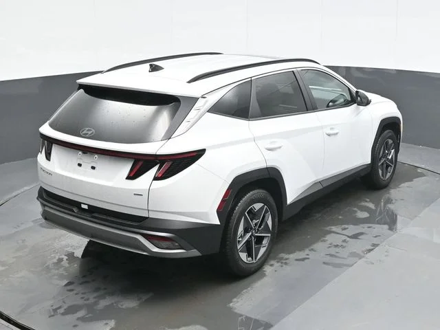 New 2026 White Hyundai SEL Premium image 17