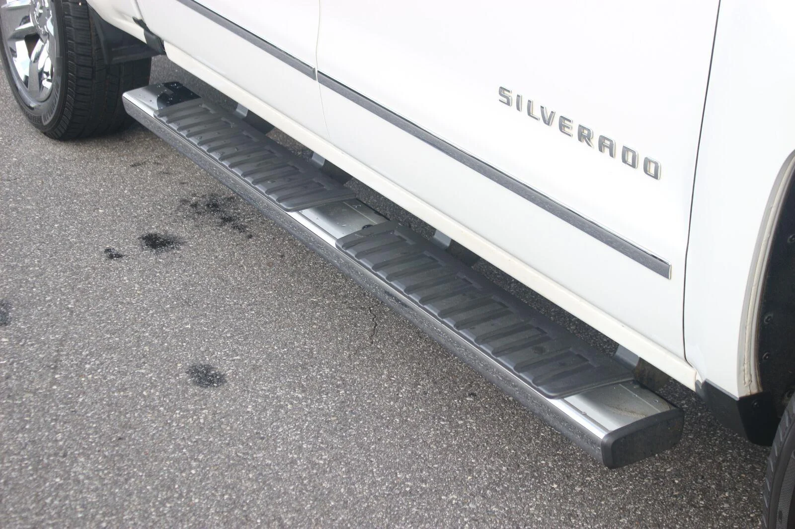 Used 2017 SUMMIT WHITE Chevrolet LTZ image 10
