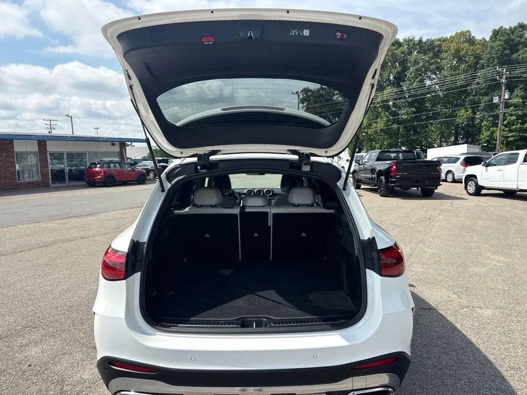 Used 2023 White Mercedes-Benz GLC 300 image 30