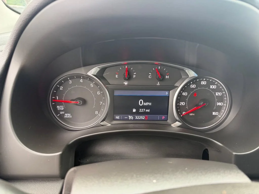 Used 2023 Summit White GMC SLT image 12