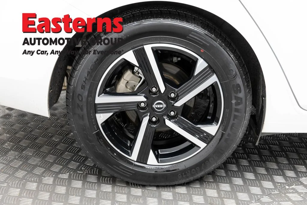 Used 2024 White Nissan SV image 30