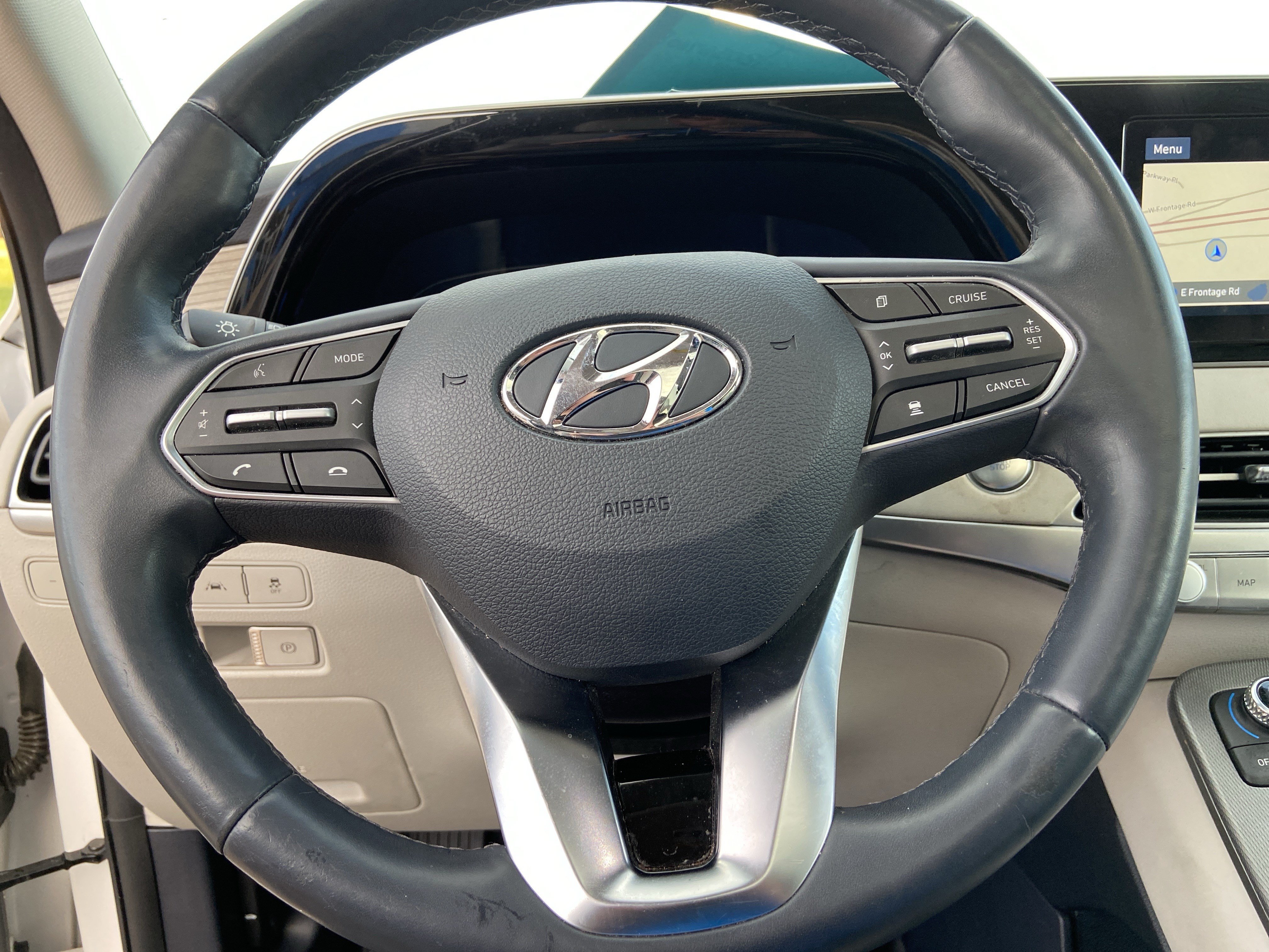 Used 2020 Hyper White Hyundai SEL image 35