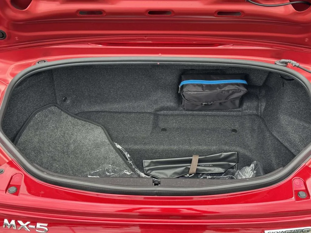 2025 Mazda MX-5 Miata Club - Photo 29