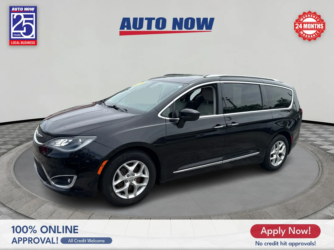 2017 Chrysler Pacifica Touring-L Plus's photo