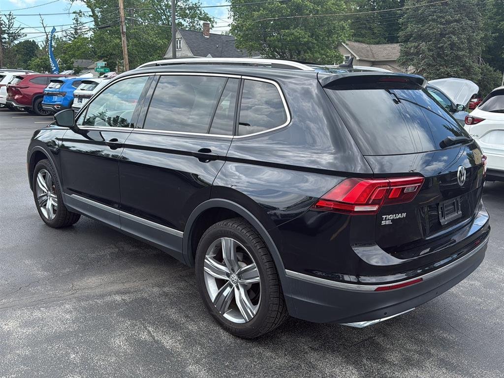 Used 2020 Deep Black Pearl Volkswagen SEL image 11