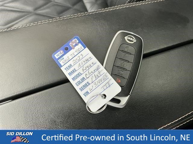 Used 2023 Champagne Silver Metallic Nissan Platinum image 8