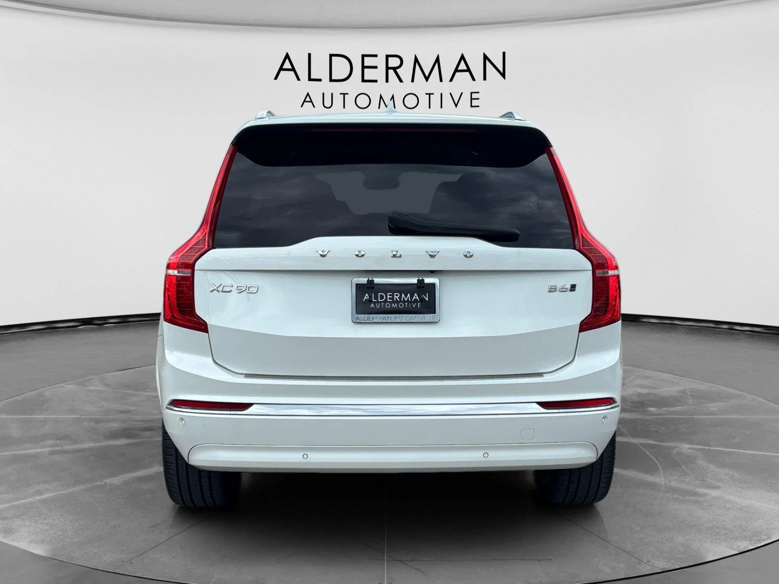 Used 2023 Crystal White Metallic Volvo Plus image 4