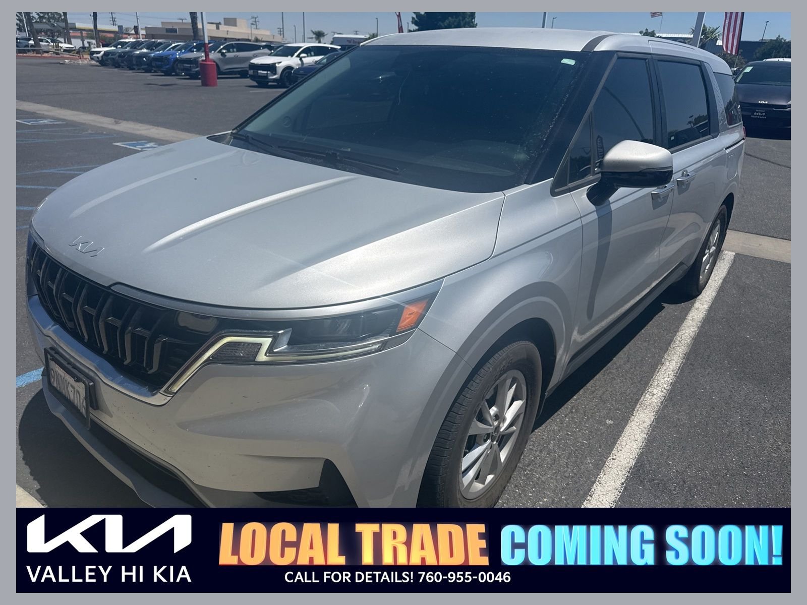 2022 Kia Sedona LX's photo