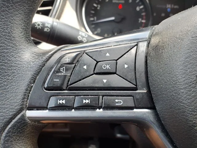 Used 2018 Gray Nissan S image 27