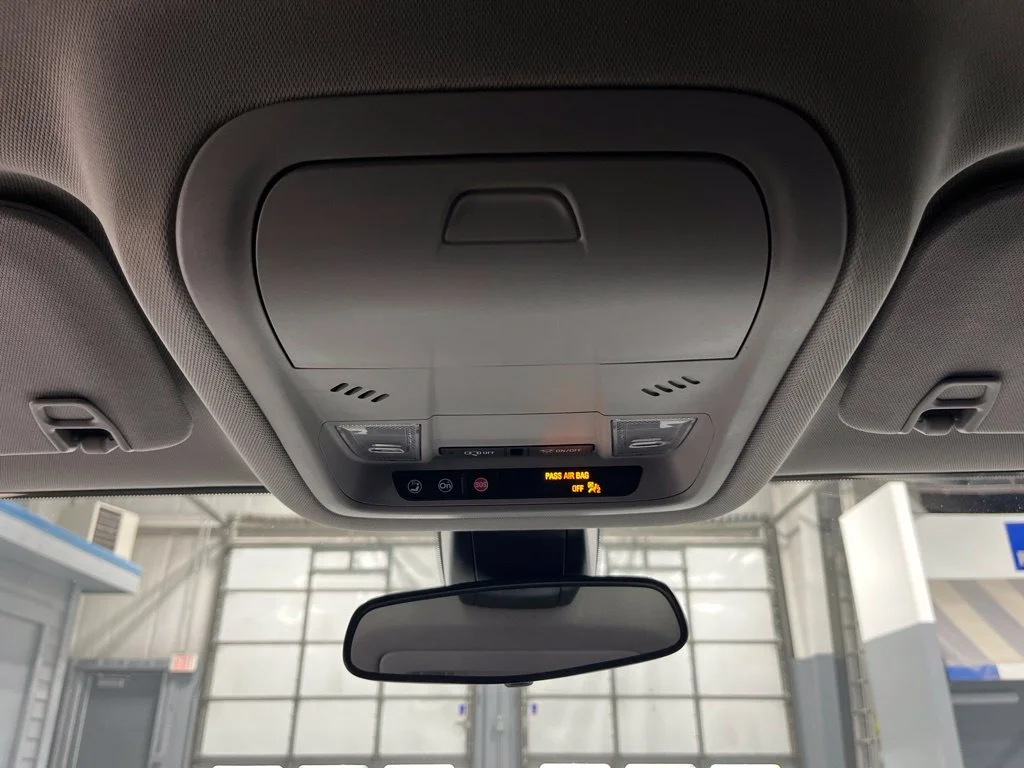 Used 2021 Midnight Blue Metallic GMC SLE image 27