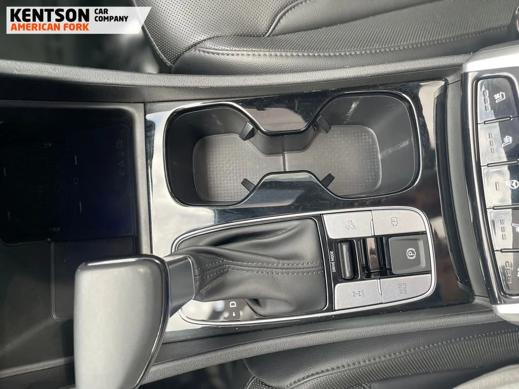 Used 2022 White Hyundai Limited image 31