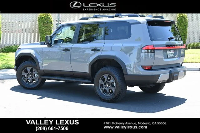 Certified Used 2025 TITANIUM CARBIDE GRAY Lexus 550 Overtrail image 4