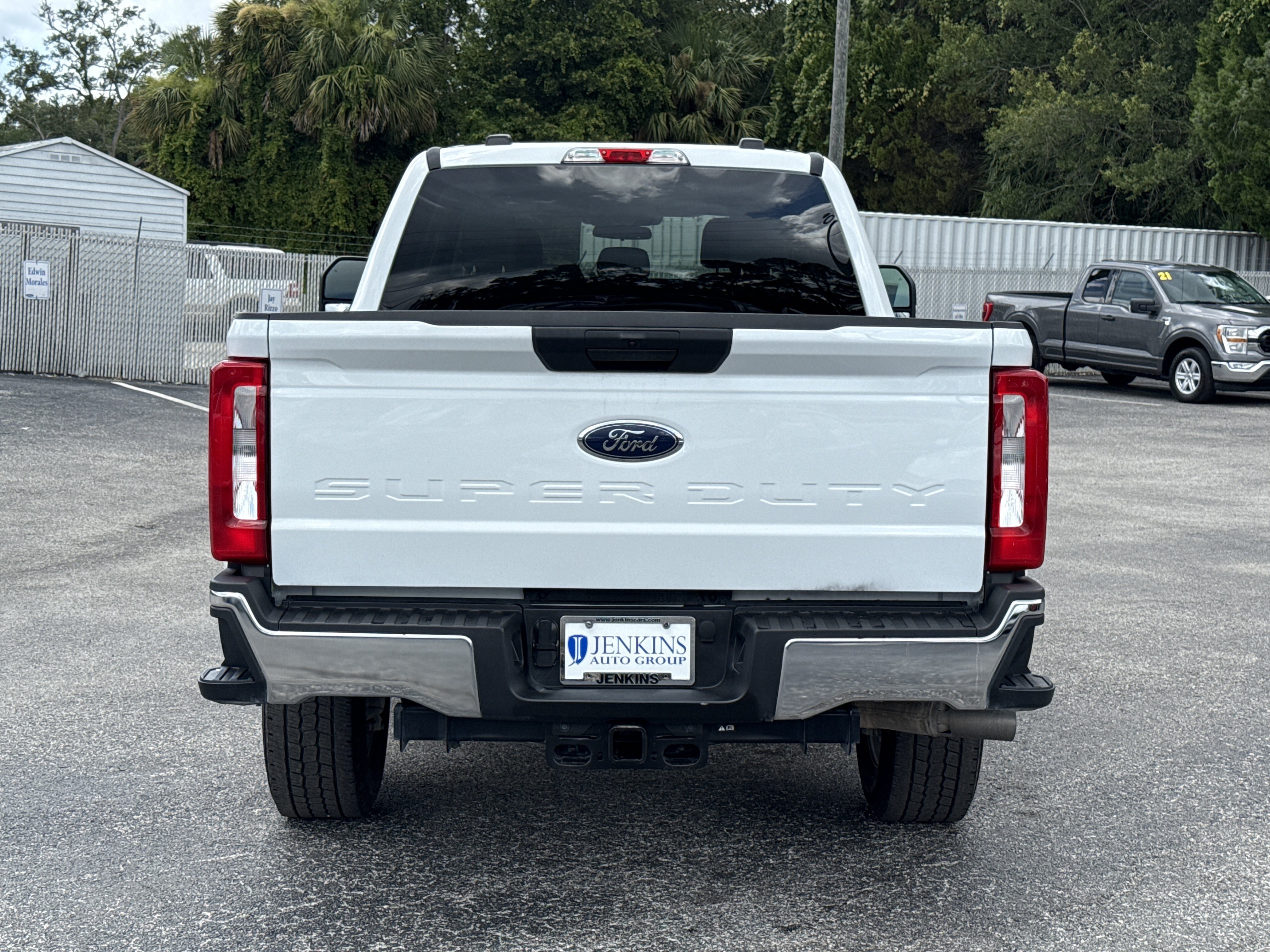 Used 2025 Oxford White Ford XLT image 9