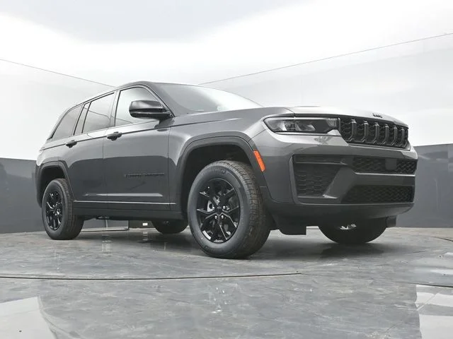 New 2026 Baltic Gray Metallic Clear-Coat Exterior Paint Jeep Altitude image 1