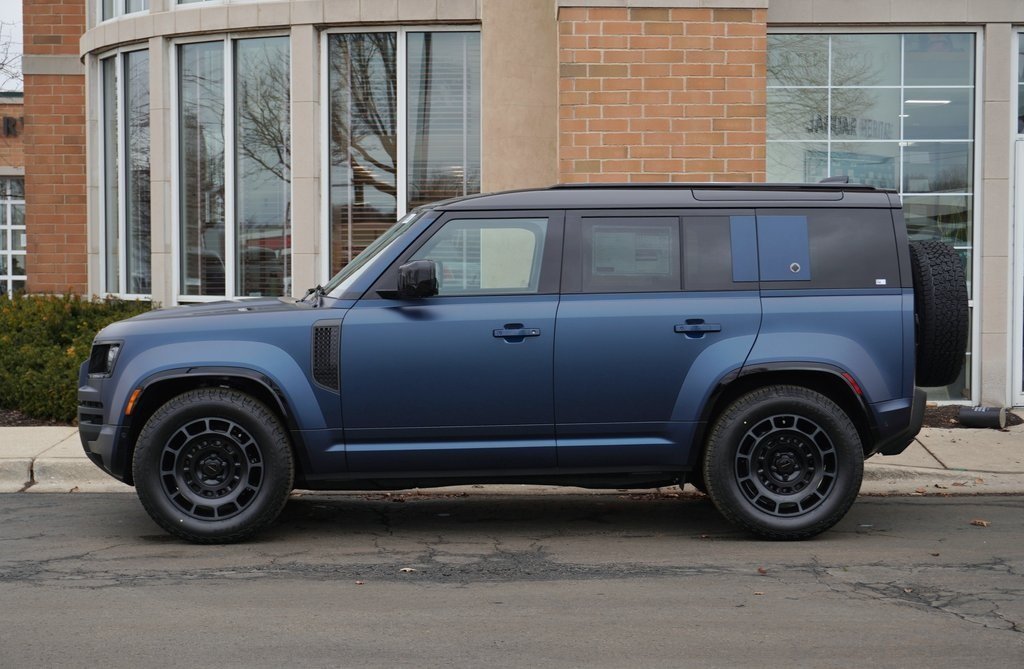 2026 LAND ROVER DEFENDER - Image 1