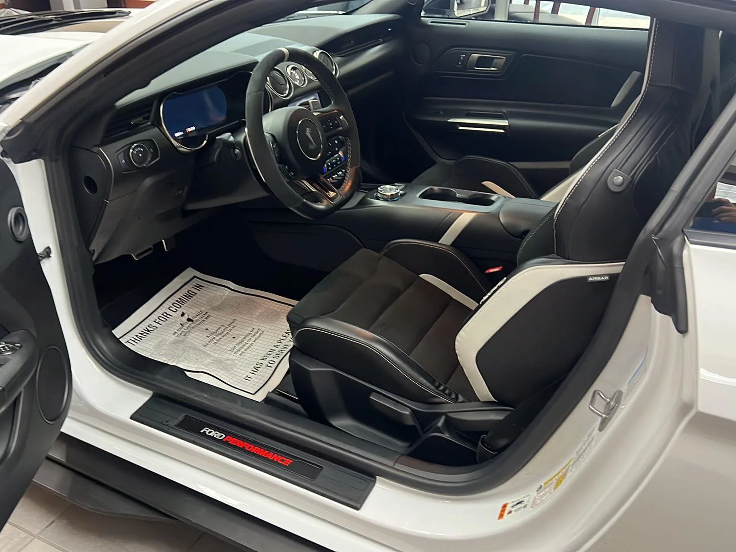 Used 2021 Oxford White Ford Shelby GT500 image 14