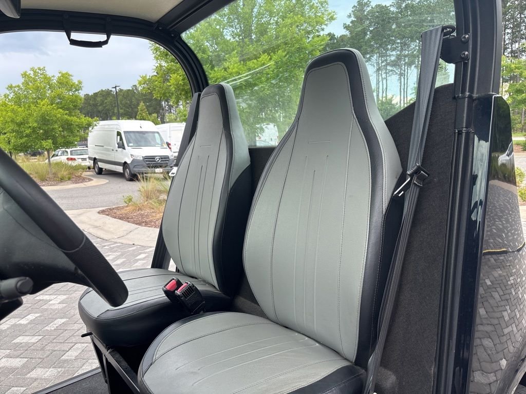 Used 2022 Black POLARIS ELECTRIC image 7