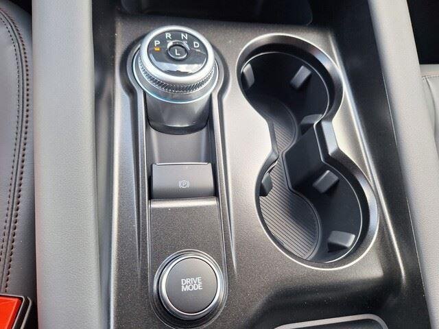 New 2026 Star White Metallic Tri-Coat Ford Active image 19