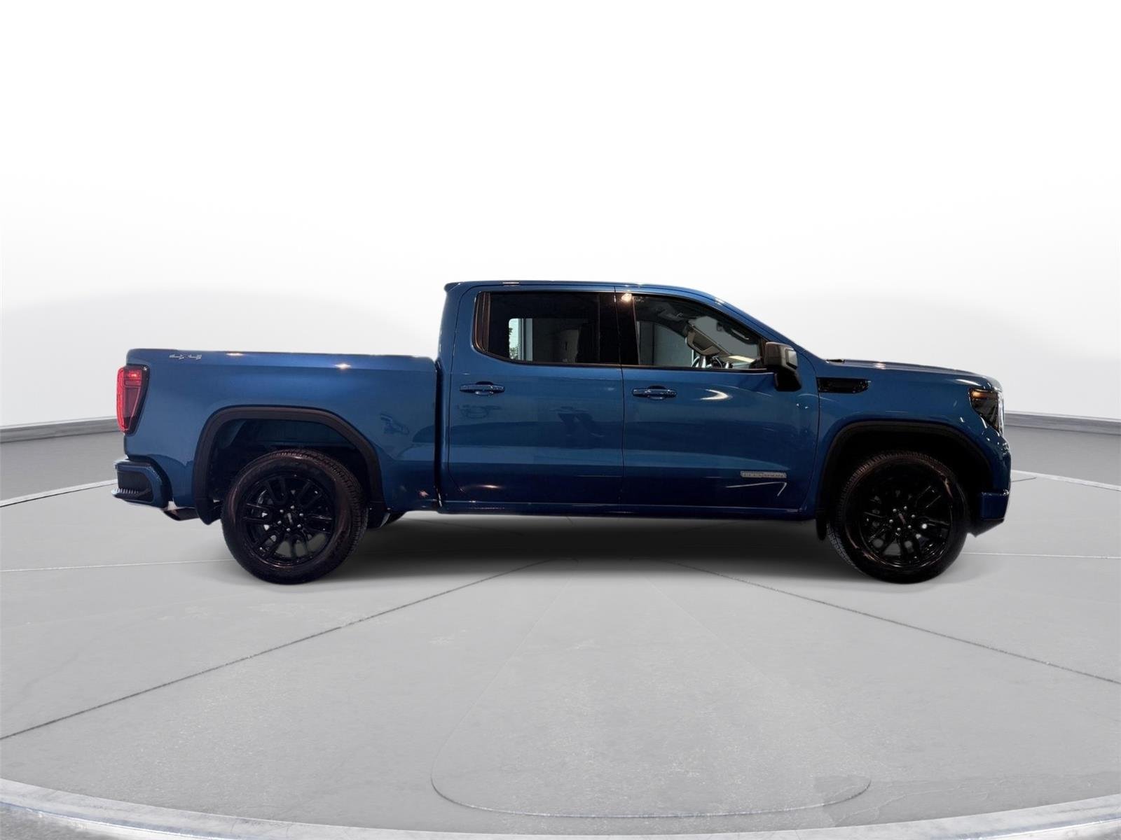 Used 2024 Dynamic Blue Metallic GMC Elevation image 19