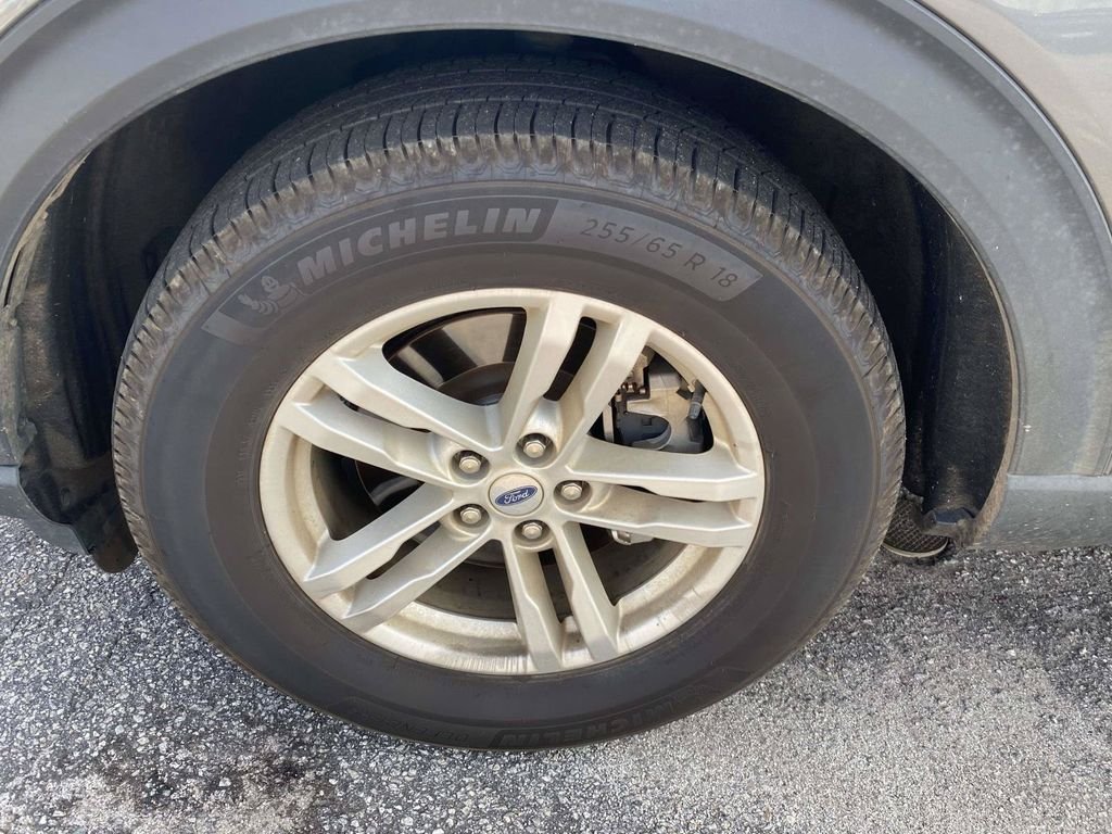 Certified Used 2023 Gray Metallic Ford XLT image 4