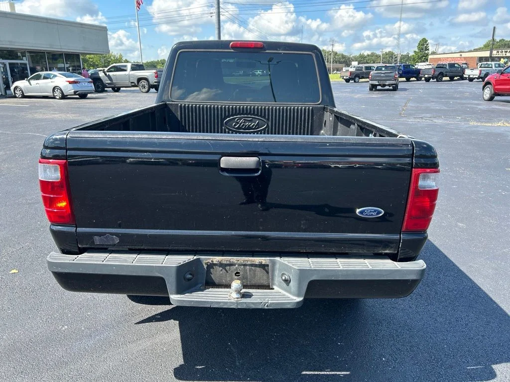 Used 2005 Black Ford  image 8