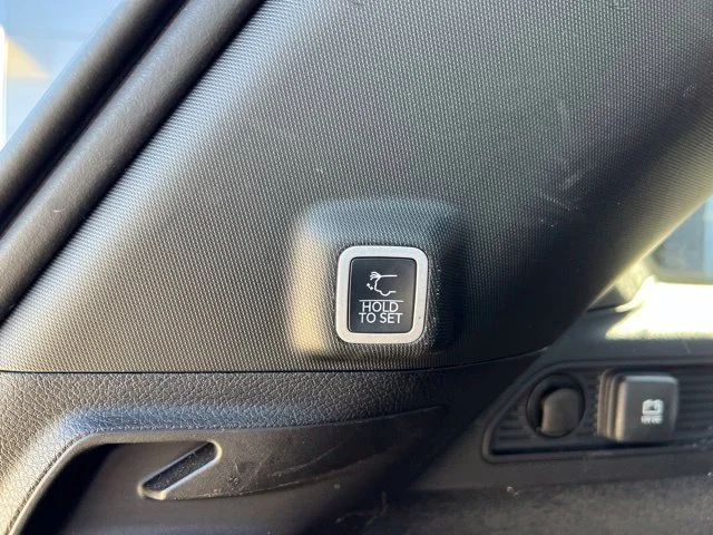 Certified Used 2025 Red Jeep Summit Reserve image 37