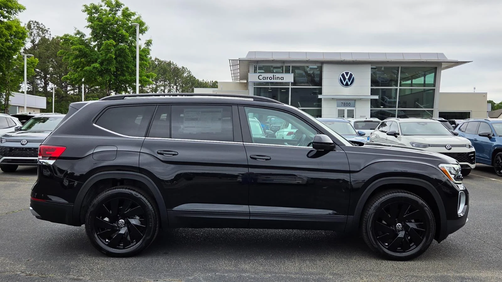 New 2026 Deep Black Pearl Volkswagen 2.0T SE w/Technology image 6