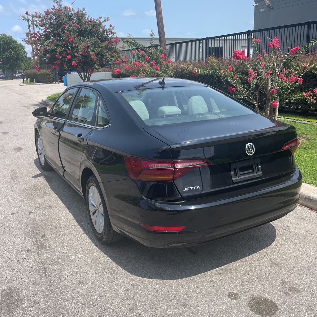 Used 2019 Black Uni Volkswagen 1.4T S image 3