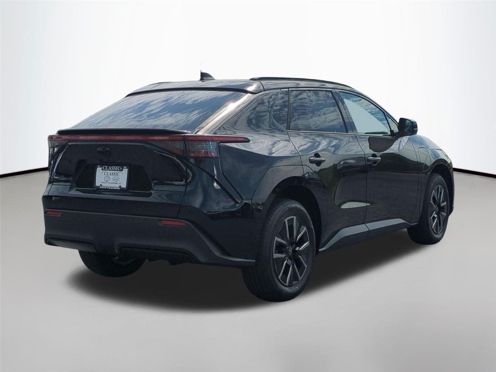 New 2026 Midnight Black Metallic Toyota XLE image 5