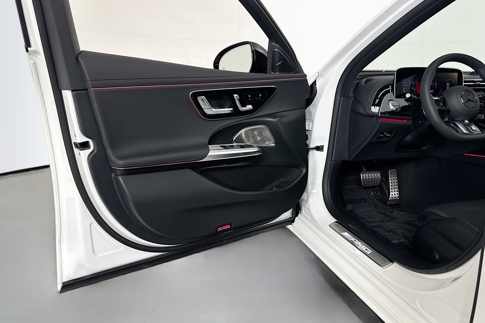 New 2026 Polar White Mercedes-Benz AMG® E 53 E 4MATIC+ Sedan image 20