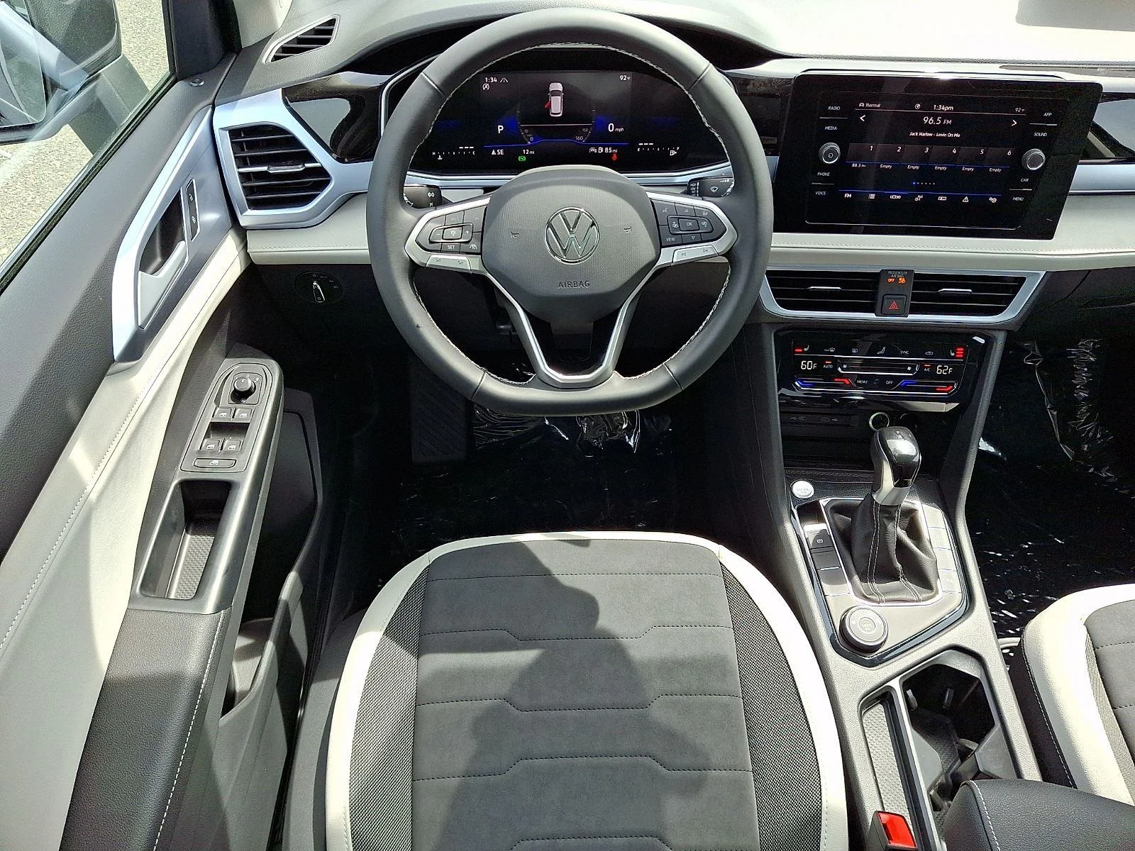 New 2026 Platinum Gray Metallic Volkswagen SE image 10
