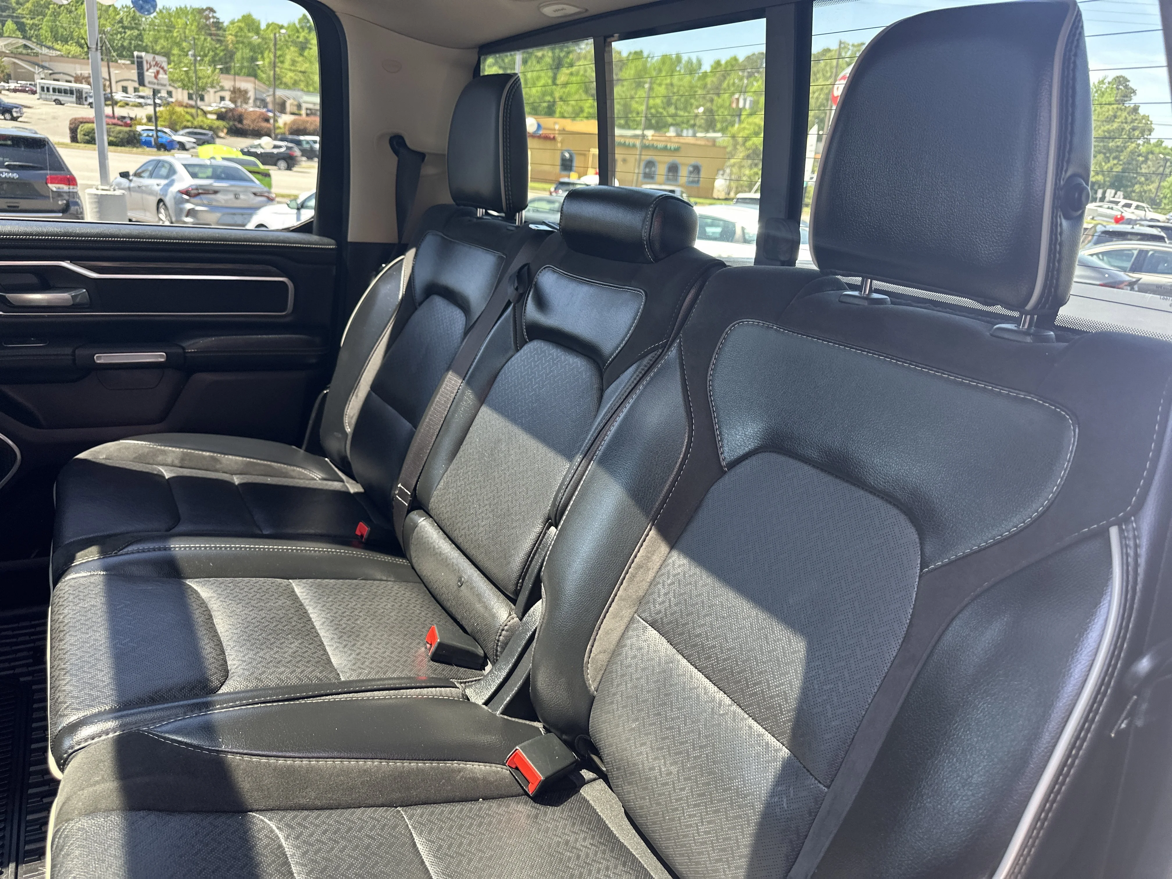 Used 2020 Diamond Black Crystal Pearlcoat Ram Laramie image 17