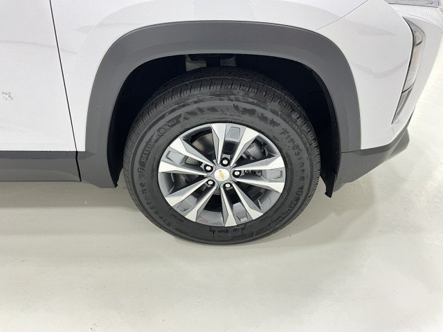 New 2027 Summit White Chevrolet LT image 4