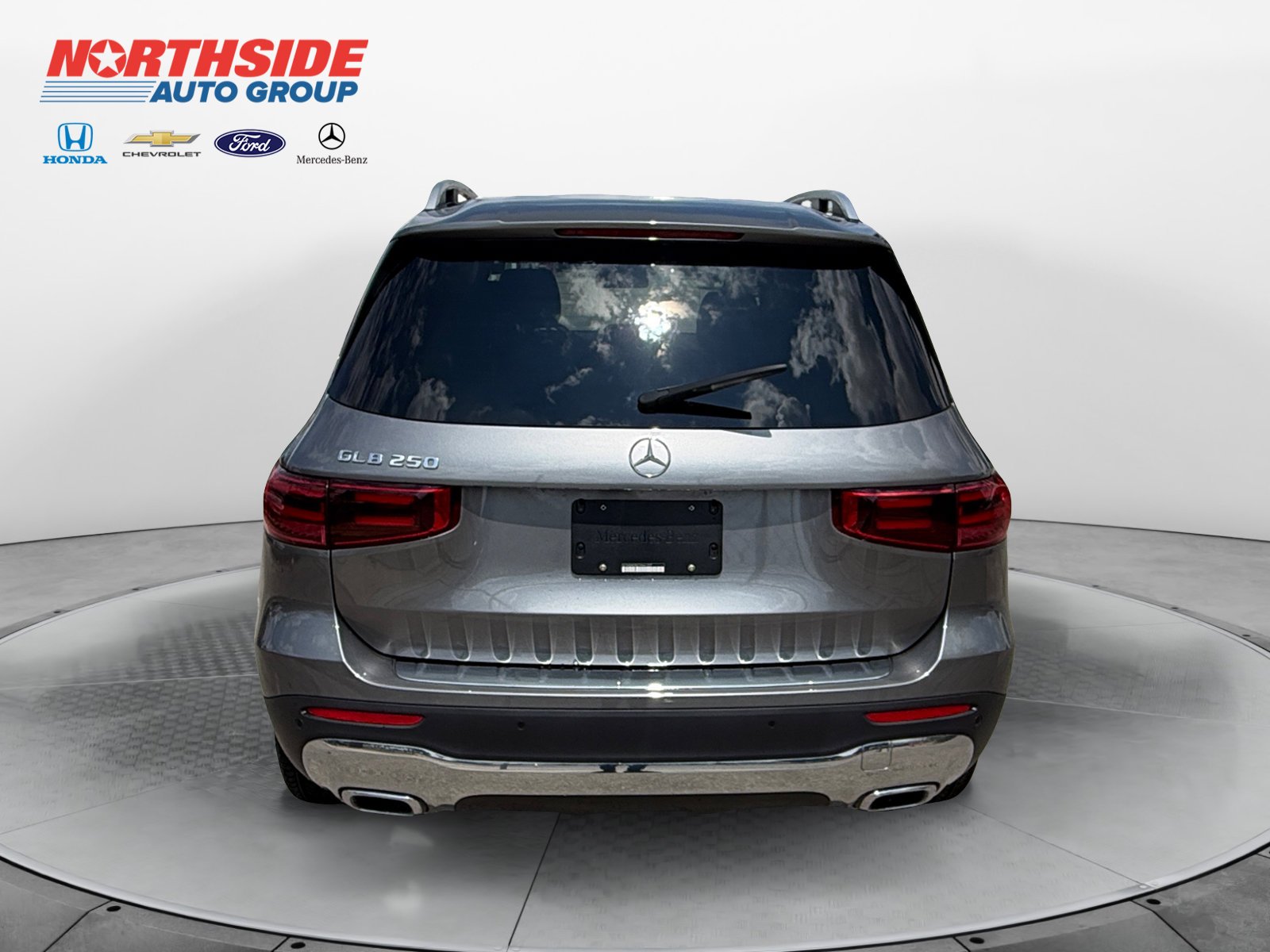 Used 2026 Gray Mercedes-Benz GLB 250 image 6