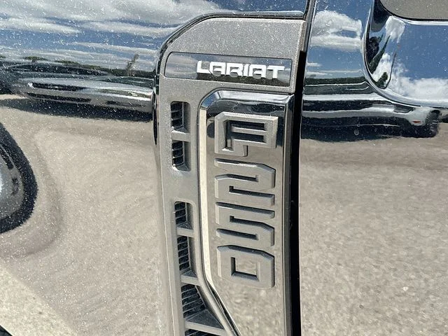 New 2026 Black Metallic Ford Lariat image 19